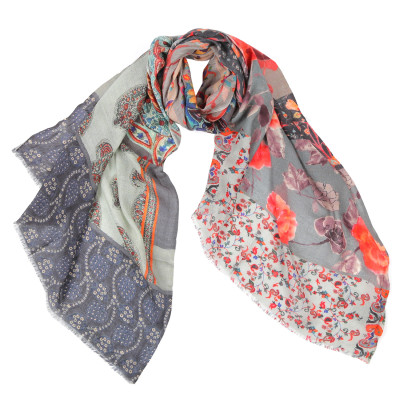 IT42923-3 Шарф жен. 92% шерсть 8% шелк 70x180 LEO VENTONI